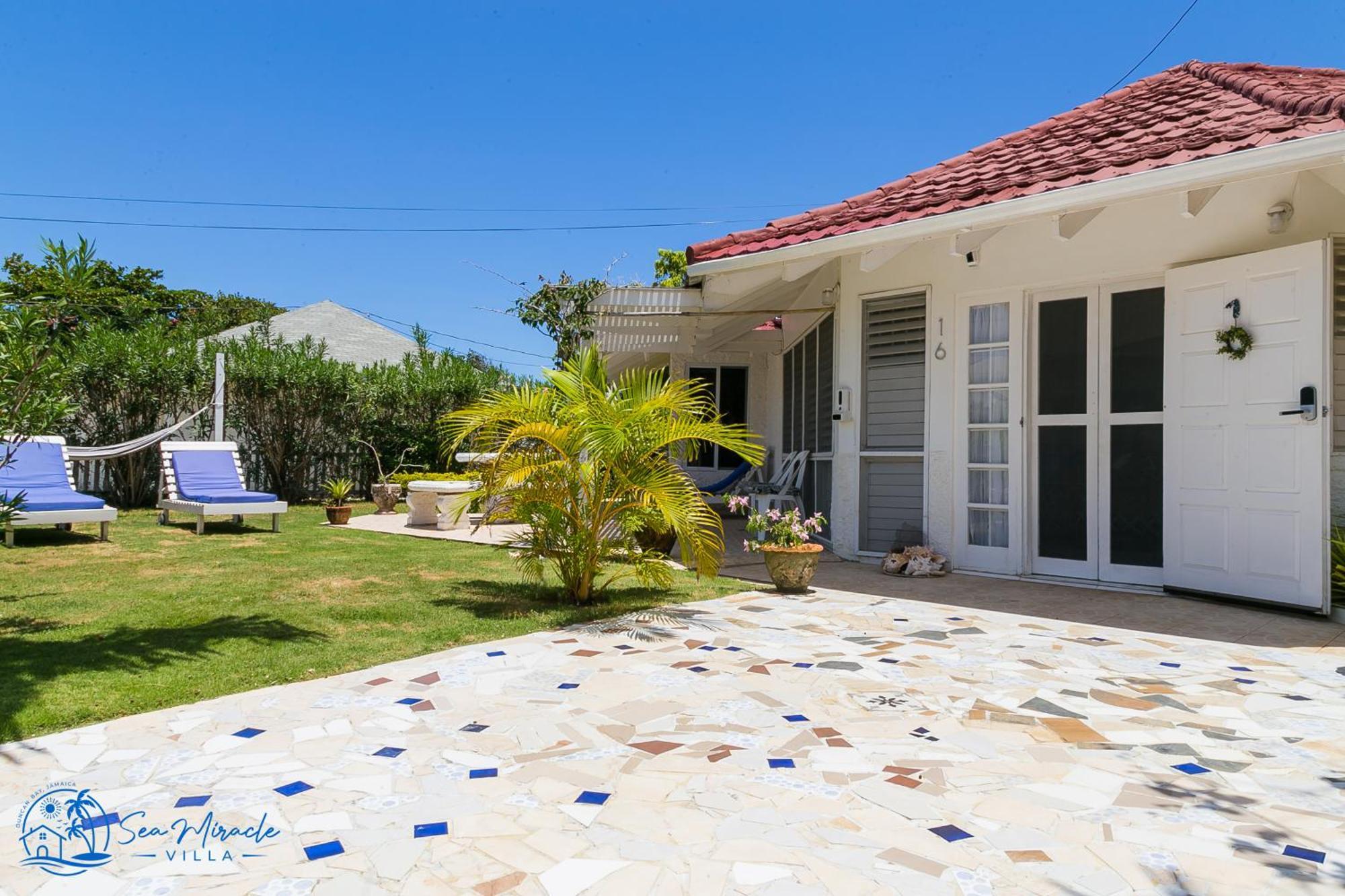 Ferienhaus Sea Miracle Villa/beach